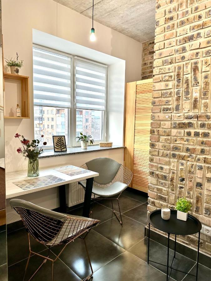 Designer Apartments In The City Center Rivne Exterior photo