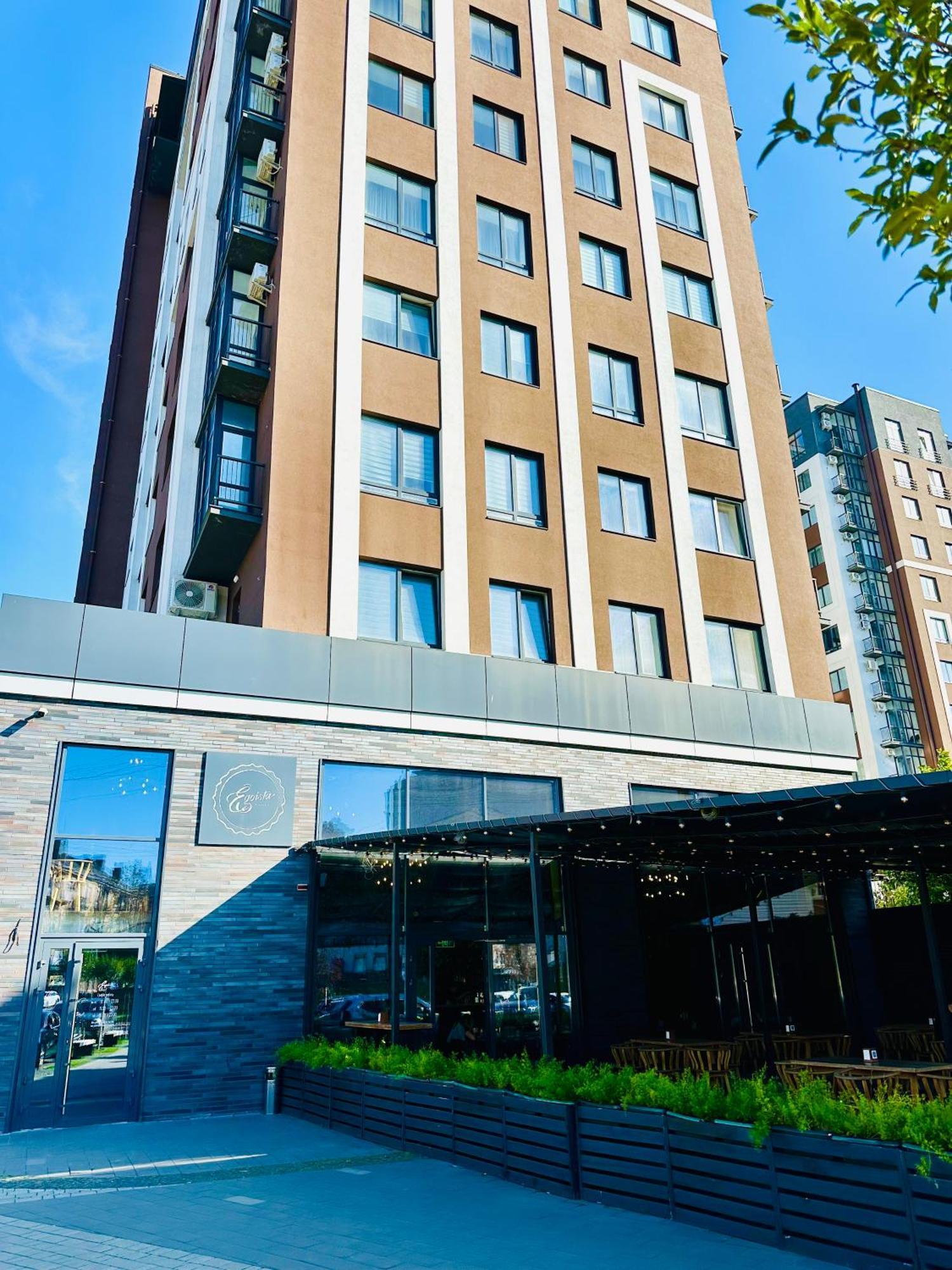 Designer Apartments In The City Center Rivne Exterior photo