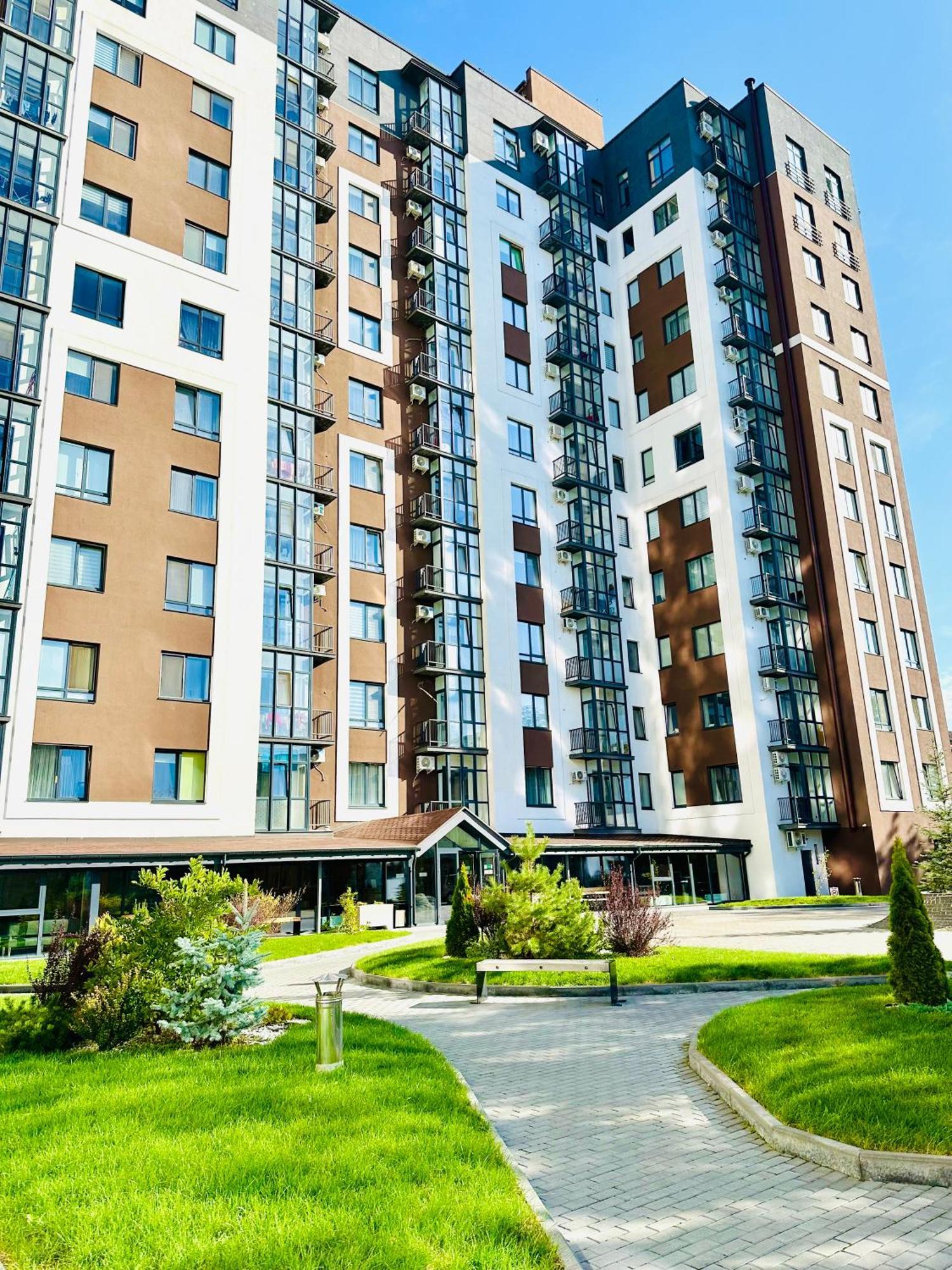 Designer Apartments In The City Center Rivne Exterior photo